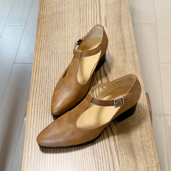 Férfi barna felsőréteg marhabőrből készült szandál, hegyes orral, nyári légáteresztő, szagtalan