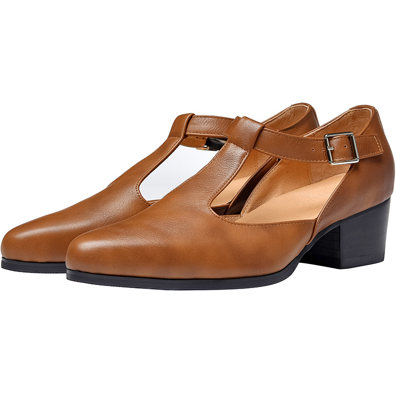 Férfi barna felsőréteg marhabőrből készült szandál, hegyes orral, nyári légáteresztő, szagtalan