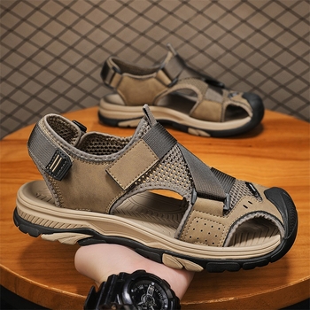 Férfi strandcipellő zárt orrú felsőrésszel, lélegző, kültéri viselet, nyár 2025