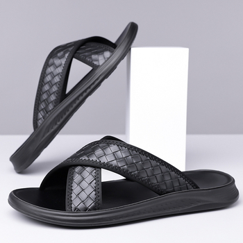 Férfi nyári utcai szandálok vékony talppal, csúszásmentes, kényelmes a strandon