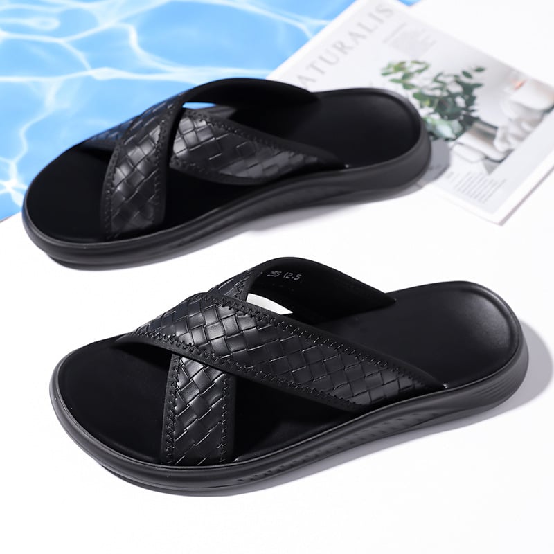 Férfi nyári utcai szandálok vékony talppal, csúszásmentes, kényelmes a strandon