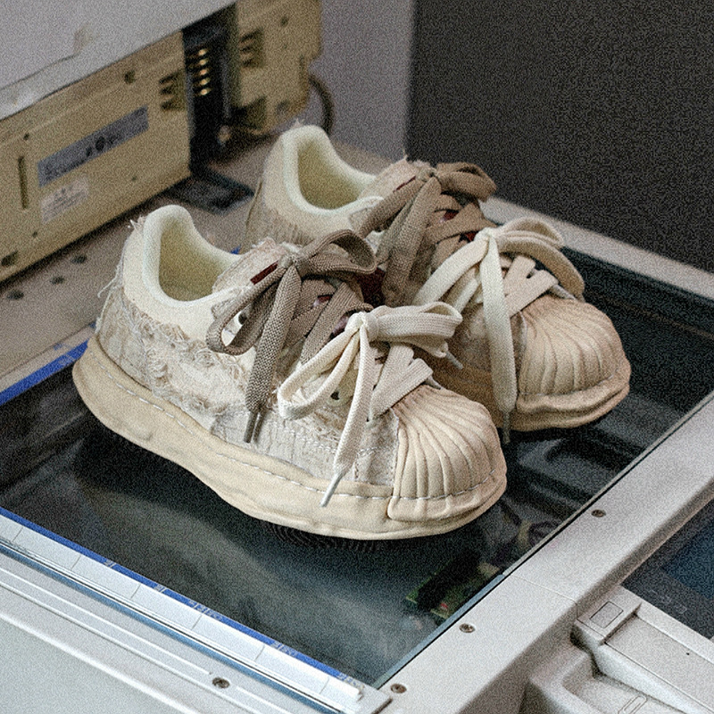 2025 Nevidljive tenisice s povećanjem visine od 7 cm, unisex, debela platforma, modern stil
