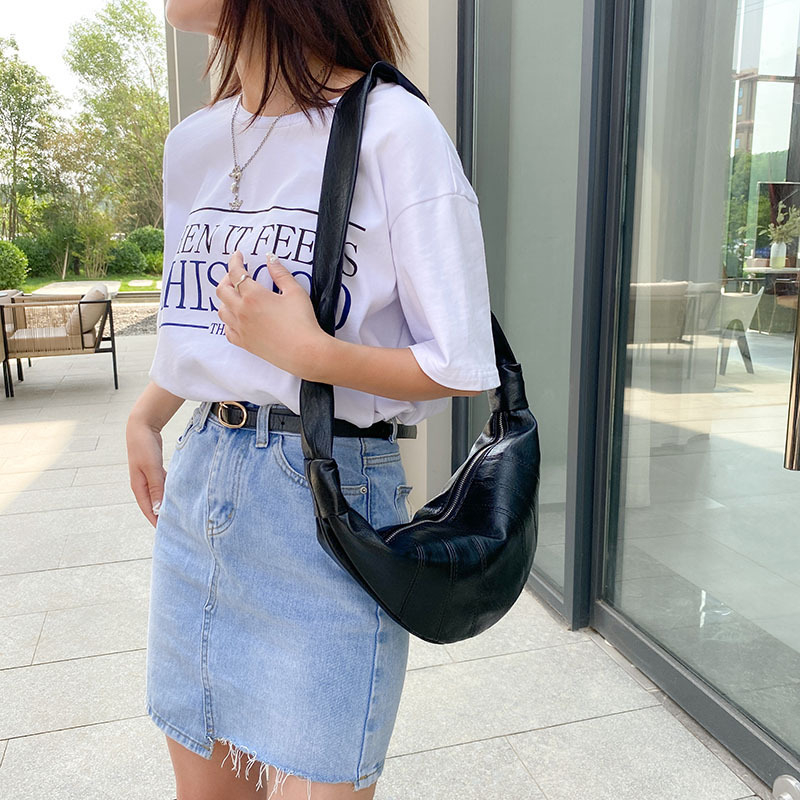 Ženska crossbody torba, retro stil, kroasan oblik, PU koža, velika kapaciteta, inspirirano korejskim stilom