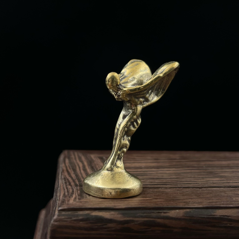 Mosadzna retro mala zlatna figurica – trofej, memorijalni kup i medalja
