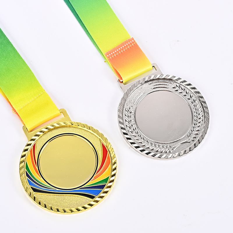Prazna medalja od cinkovog legura s logom – ispisiva nagrada za sportska druženja i kampus natjecanja