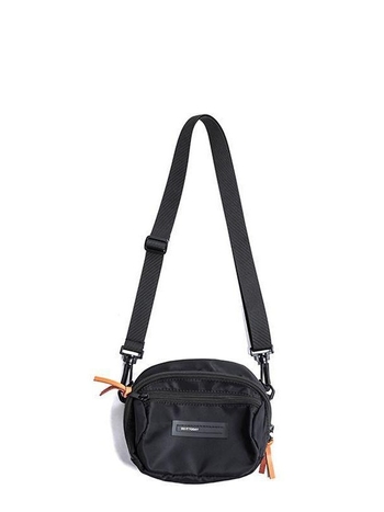 Ženska crossbody torba od kanvasa u japanskom stilu, kompaktna za svakodnevnu upotrebu, model 2025, svestrana.