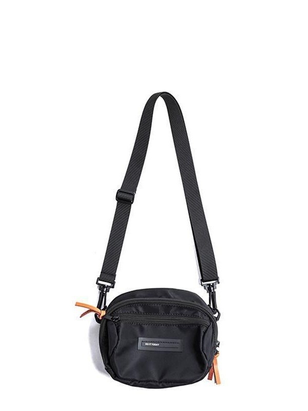 Ženska crossbody torba od kanvasa u japanskom stilu, kompaktna za svakodnevnu upotrebu, model 2025, svestrana.