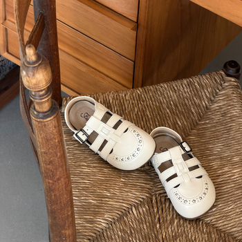 Dječje ljetne sandale u korejskom stilu 2026, polusandale s cvjetnim izrezom i zatvorenim prstima, Birkenstock-stil sandale, protuklizna potplat