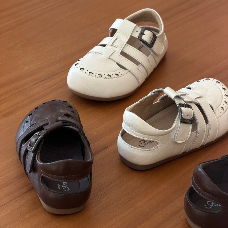 Dječje ljetne sandale u korejskom stilu 2026, polusandale s cvjetnim izrezom i zatvorenim prstima, Birkenstock-stil sandale, protuklizna potplat