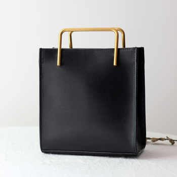 Koža prvog sloja s biljnim cijeđenjem, ženska mala kvadratna torbica, retro stil, umjetnički nišni dojam, crossbody i torba za nošenje u ruci, minimalistički dizajn