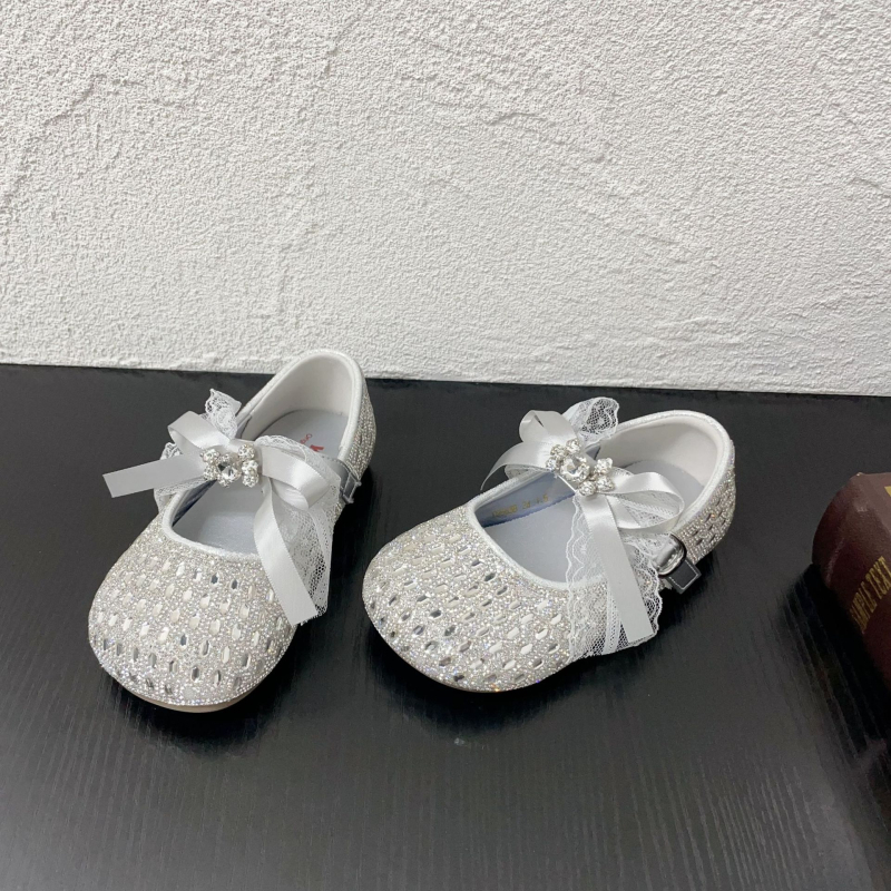 Dječje kožne cipele s čipkastom mašnicom i rhinestones, stil princeze, proljeće 2026