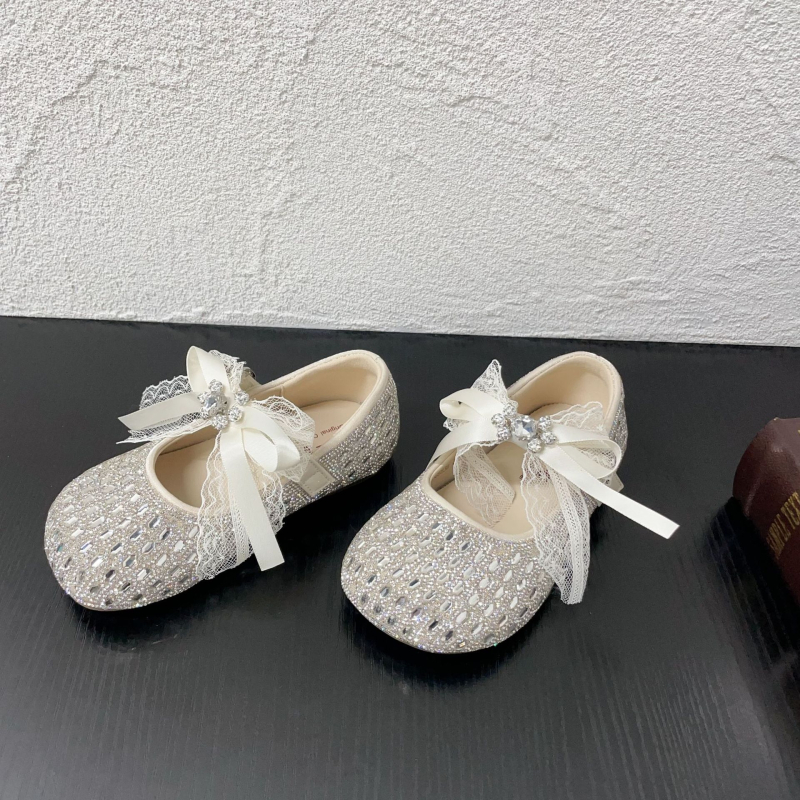 Dječje kožne cipele s čipkastom mašnicom i rhinestones, stil princeze, proljeće 2026