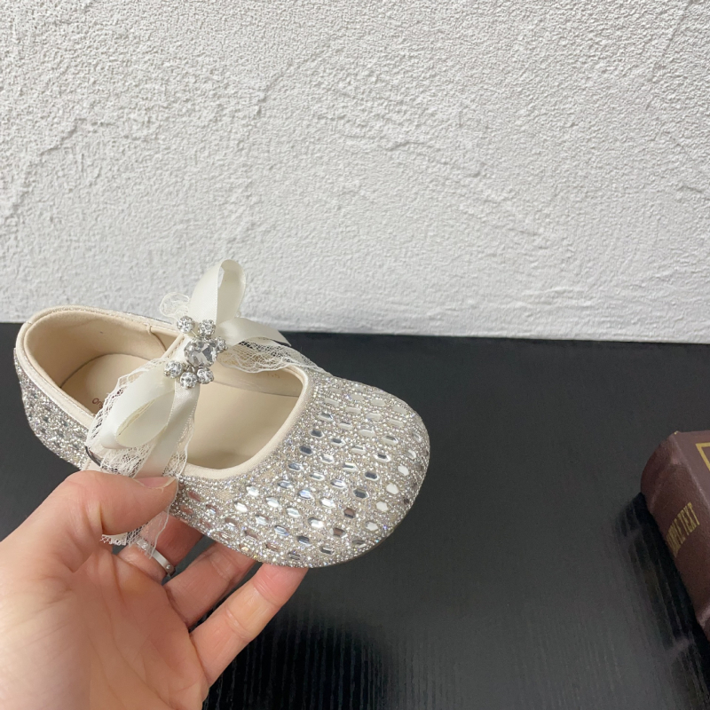 Dječje kožne cipele s čipkastom mašnicom i rhinestones, stil princeze, proljeće 2026