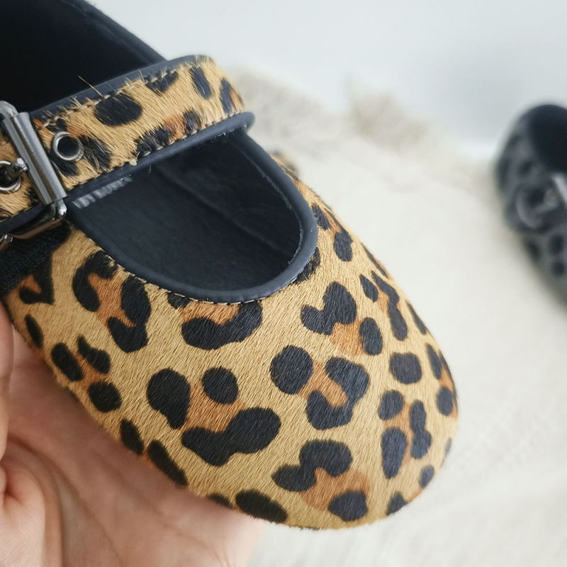 Dječje Mary Jane cipele s leopard uzorkom, kožni gornji dio, jednosatni remen s Velcro zatvaranjem, niski otvori, mekana potplata, prozračne, protuklizne.