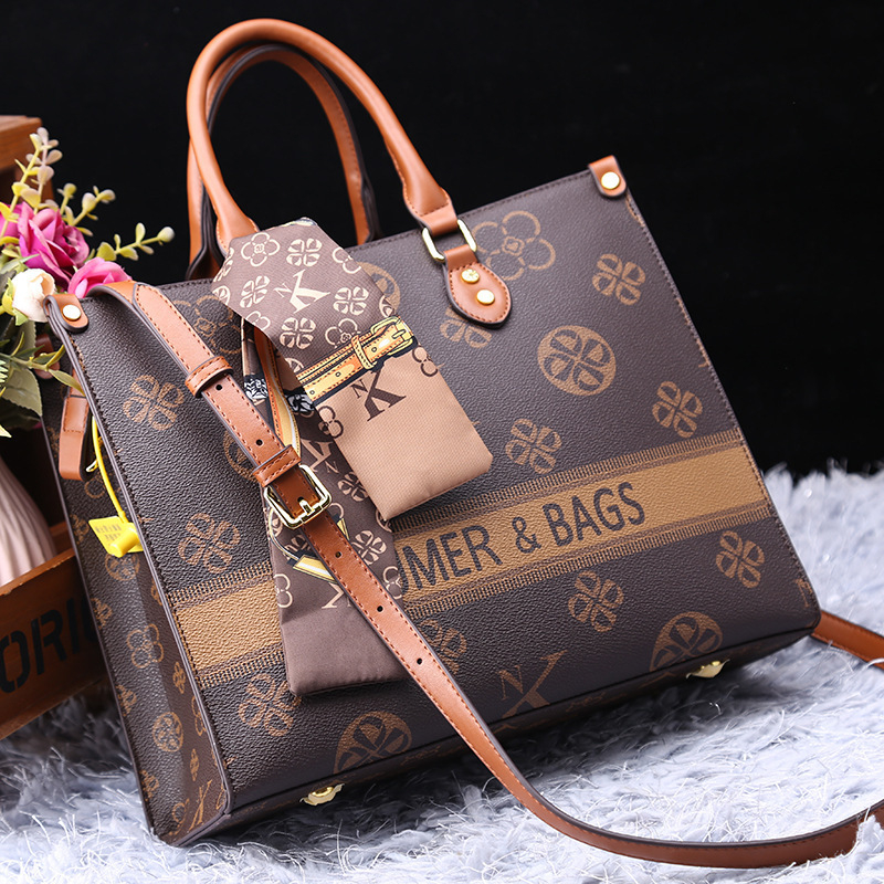 Ženska tote torba velikog kapaciteta, s zatvaračem, PVC materijal, svakodnevna torba preko ramena i crossbody stil