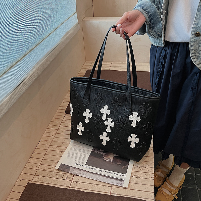 Kro Heart crossbody tote torba s velikim kapacitetom, lagana luksuzna dnevna torba za žene