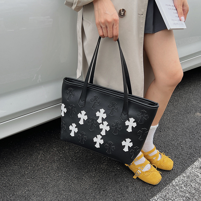 Kro Heart crossbody tote torba s velikim kapacitetom, lagana luksuzna dnevna torba za žene