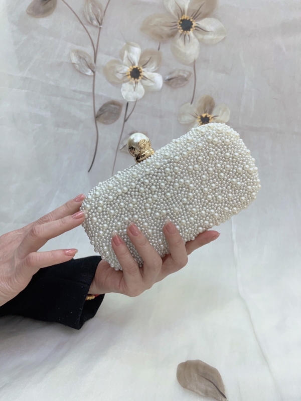 Večernja clutch torbica s perlama, kvadratnog oblika, zatvarač — elegantna zabavna torba