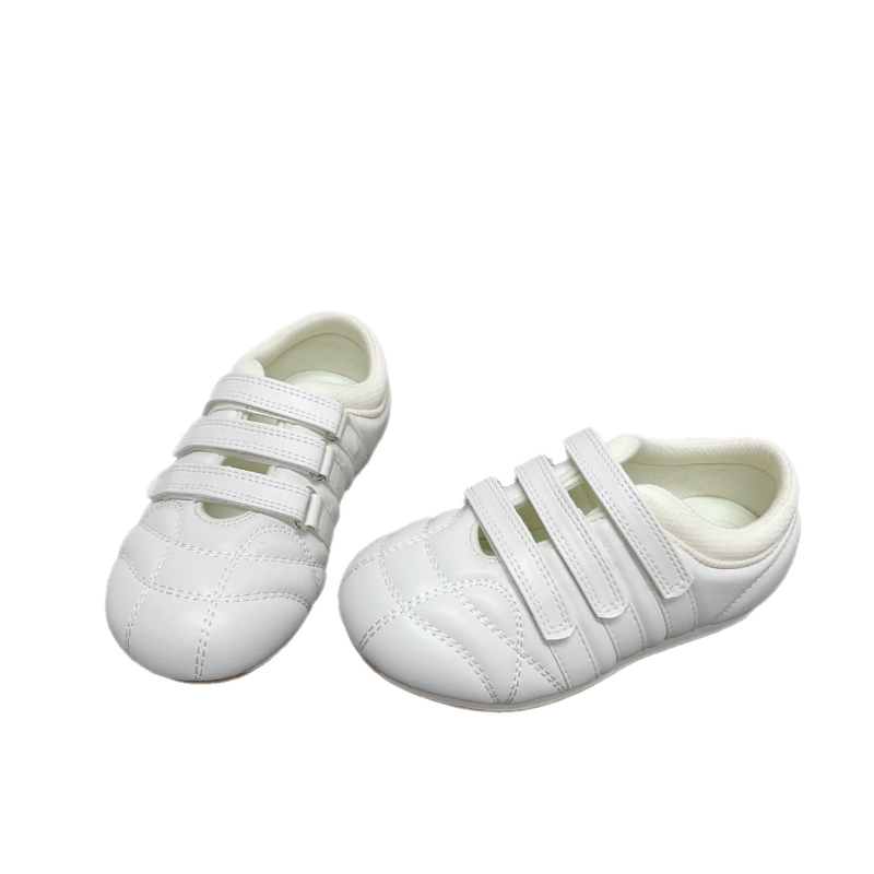 Dječje tenisice s minimalističkim stilom, jedne boje, dekorativnim šavovima, mekana gumena potplat, niski gornji dio, Velcro zatvarač, koža od mikrovlakana, proljeće 2026