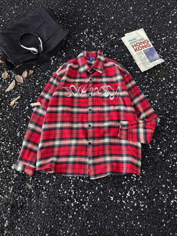 Muška američka retro košulja crveno karirana, dugi rukavi, visokokvalitetan dojam, izšivani detalji, inspirirano West Coast hip-hop stilom, proljeće i jesen