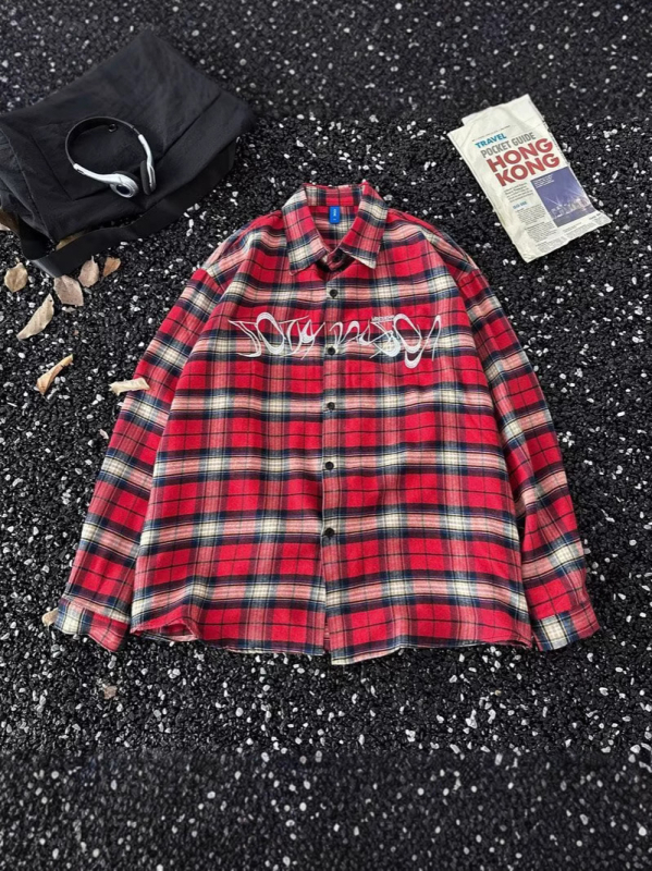 Muška američka retro košulja crveno karirana, dugi rukavi, visokokvalitetan dojam, izšivani detalji, inspirirano West Coast hip-hop stilom, proljeće i jesen