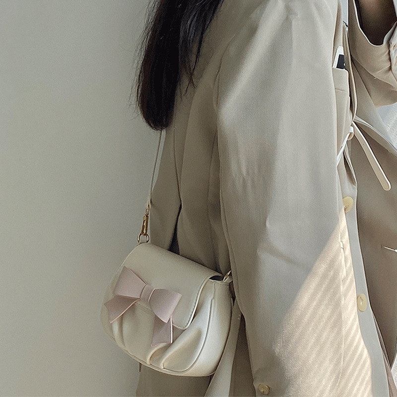 Ženska mini crossbody torbica, kvadratnog oblika, slatka i svestrana za ljeto