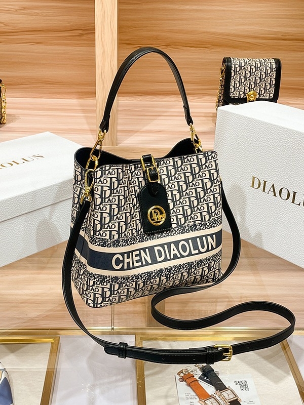 Ženska bucket torba velike kapacitete, za rame ili crossbody, moda 2024