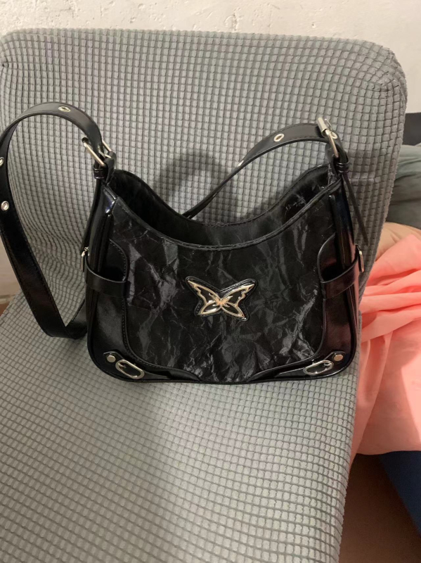 Nova ženska torba u američkom retro stilu s leptirovim blokom boja, riveti, moto inspiracija, crossbody torba preko ramena