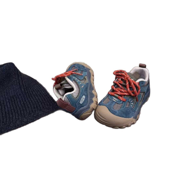 Detské turistické topánky, priedušný sieťovinový vršok, ľahká gumová podrážka, zapínanie na suchý zips