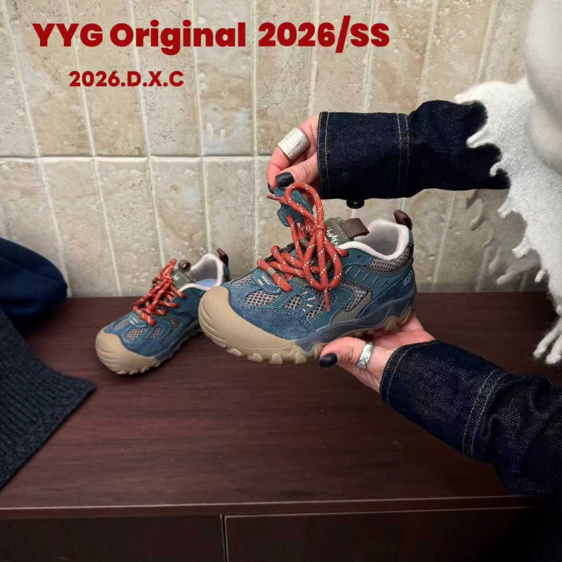 Detské turistické topánky, priedušný sieťovinový vršok, ľahká gumová podrážka, zapínanie na suchý zips