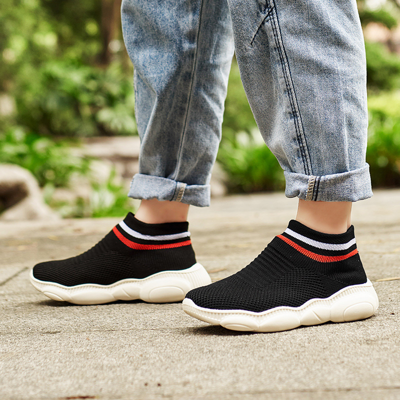 Ľahké detské ponožkové tenisky s sieťovaným horným dielom a gumovou podrážkou