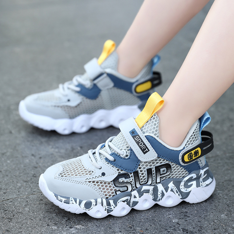 Detské športové topánky pre chlapcov, sieťovinový povrch, priedušné, zapínanie na suchý zips, ľahké – leto 2025