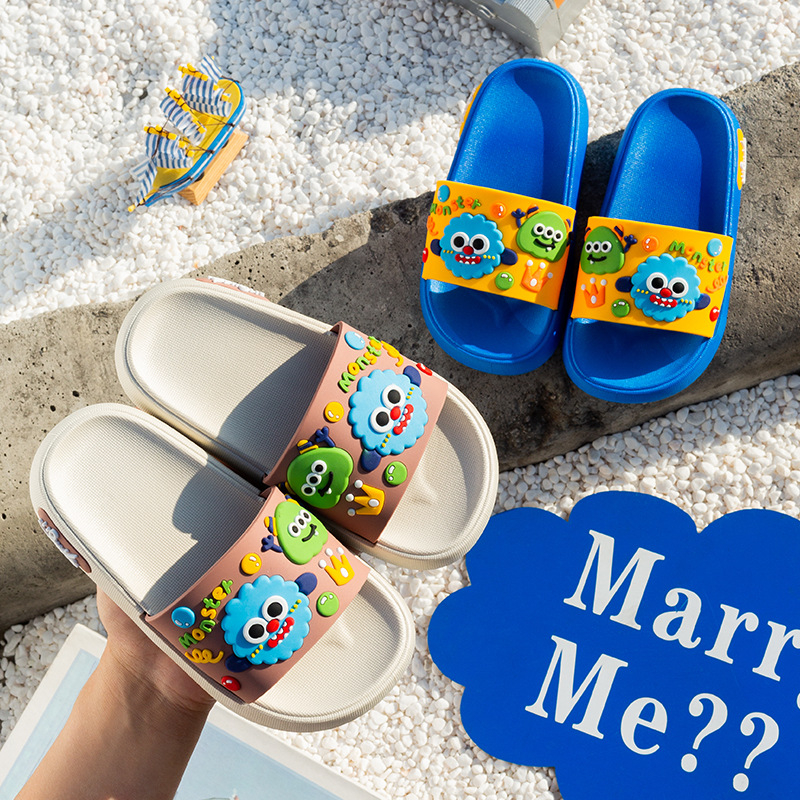 Nove dječje sandale s karikatura motivom, unisex, debelim potplatom, udobne za kuću i van.