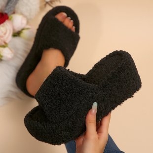 Ženske kućne papuče od pliša s debelim podstavom, tople i udobne, klinastom petom