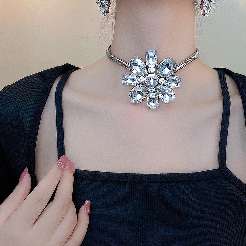Set ogrlice i naušnica sa štrasom, veliki kristalni cvijet, elegantni nakit