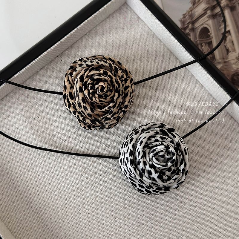 Ženski ogrlica s leopardovim uzorkom i ružom, crna najlon vrpca, choker stil