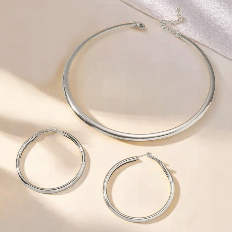 Ženski set metalnih nakita: minimalistički boemski stil, okrugla ogrlica i naušnice