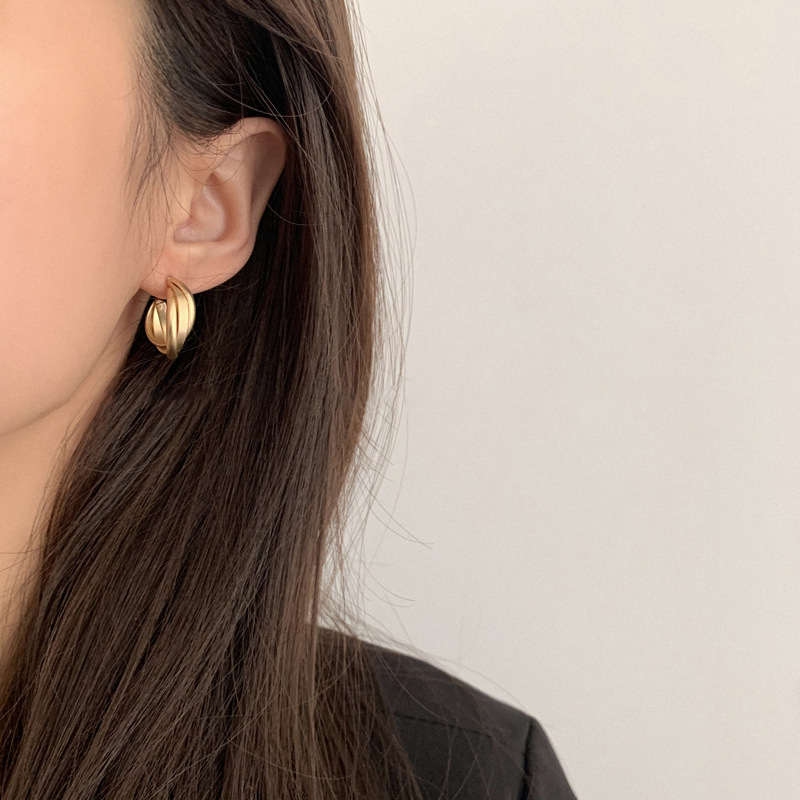 Clipsuri circulare pentru urechi, fără piercing, stil minimalist, aspect premium pentru femei