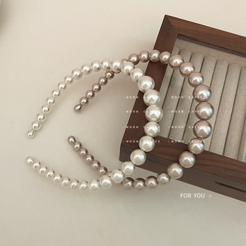 Traka za kosu s perlama Chanel stila, za žene, retro elegantan dizajn s podignutom krunom
