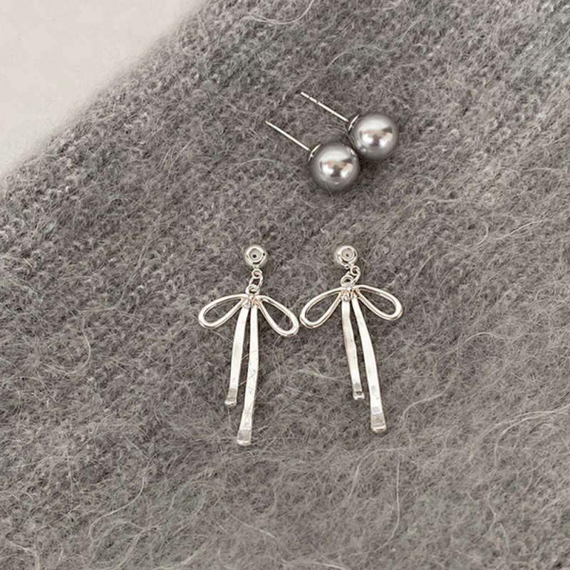 Ženske naušnice s mašnicom i perlom, minimalistički stil s resicama, elegantan nakit za uho