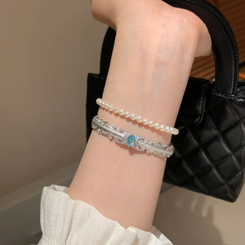 Narukvica sa safirom, zlatnim brušenim završetkom i čipkastim dizajnom, ženski elegantni luksuzni nakit