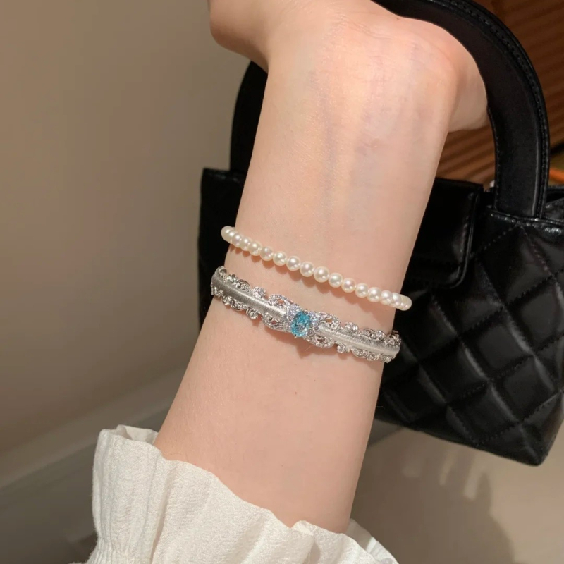 Narukvica sa safirom, zlatnim brušenim završetkom i čipkastim dizajnom, ženski elegantni luksuzni nakit