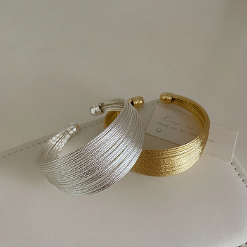 Ženske višeslojne metalne narukvice, nišni dizajn, retro stil, minimalistički i svestrani dodatak za zglob