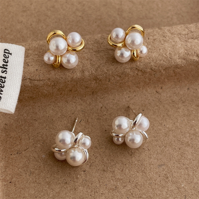 Ženske naušnice s perlama u obliku cvijeta, elegantan minimalistički francuski retro stil