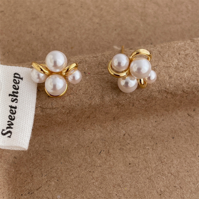 Ženske naušnice s perlama u obliku cvijeta, elegantan minimalistički francuski retro stil