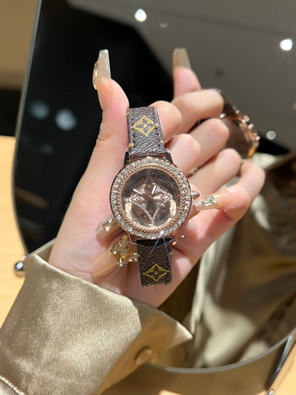 DIM ženski sat s dijamantima oko cifernika, kožni kaiš, kvarcni Miyota, svjetleće kazaljke, okrugli brojčanik promjera 32 mm, vodootpornost 30 m