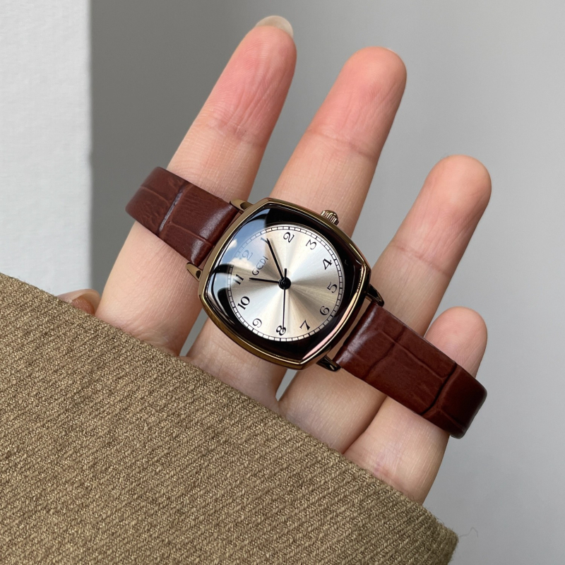 Gedi retro jesenski ženski sat s kožnim remenom, diskretan luksuz, nišni stil, kvarcni mehanizam, kvadratni brojčanik 26 mm