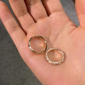 Mobius prsten s dijamantima za parove – unisex, luksuzan modni dodatak
