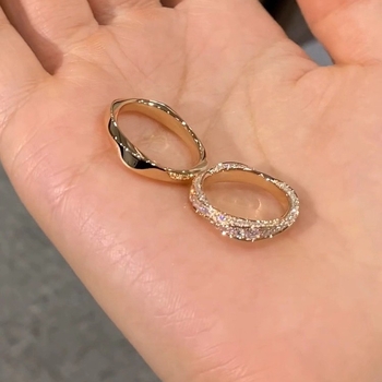Mobius prsten s dijamantima za parove – unisex, luksuzan modni dodatak