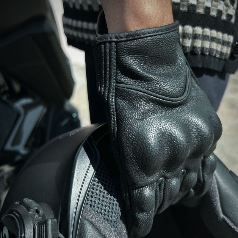 Proljetno-ljetne rukavice za motociklizam, perforirane, prozračne, od prave kože, tvrda zaštita, unisex, crne, taktičke, kratki kroj, za motocikliste